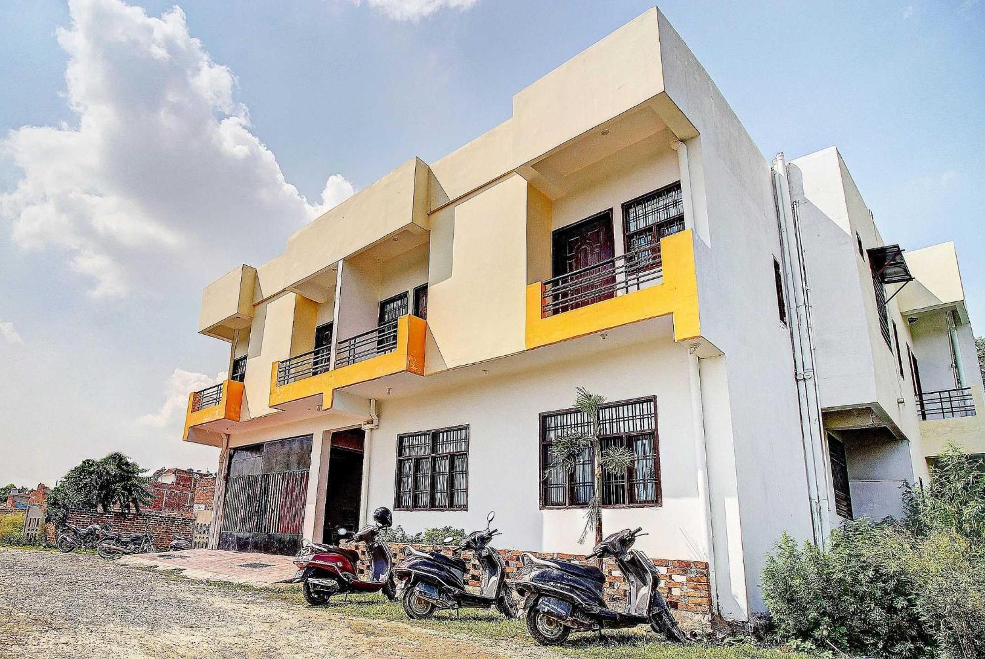 Hotel O Jr Hotel Lucknow Exteriör bild