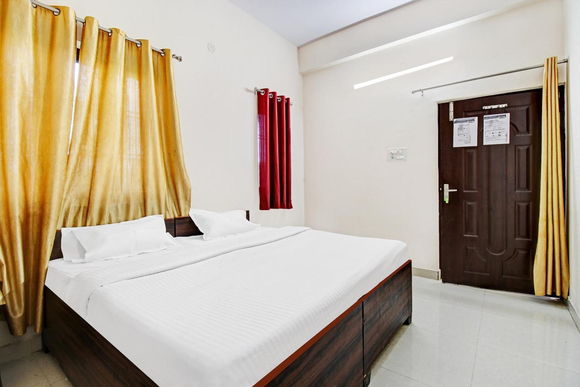 Hotel O Jr Hotel Lucknow Exteriör bild