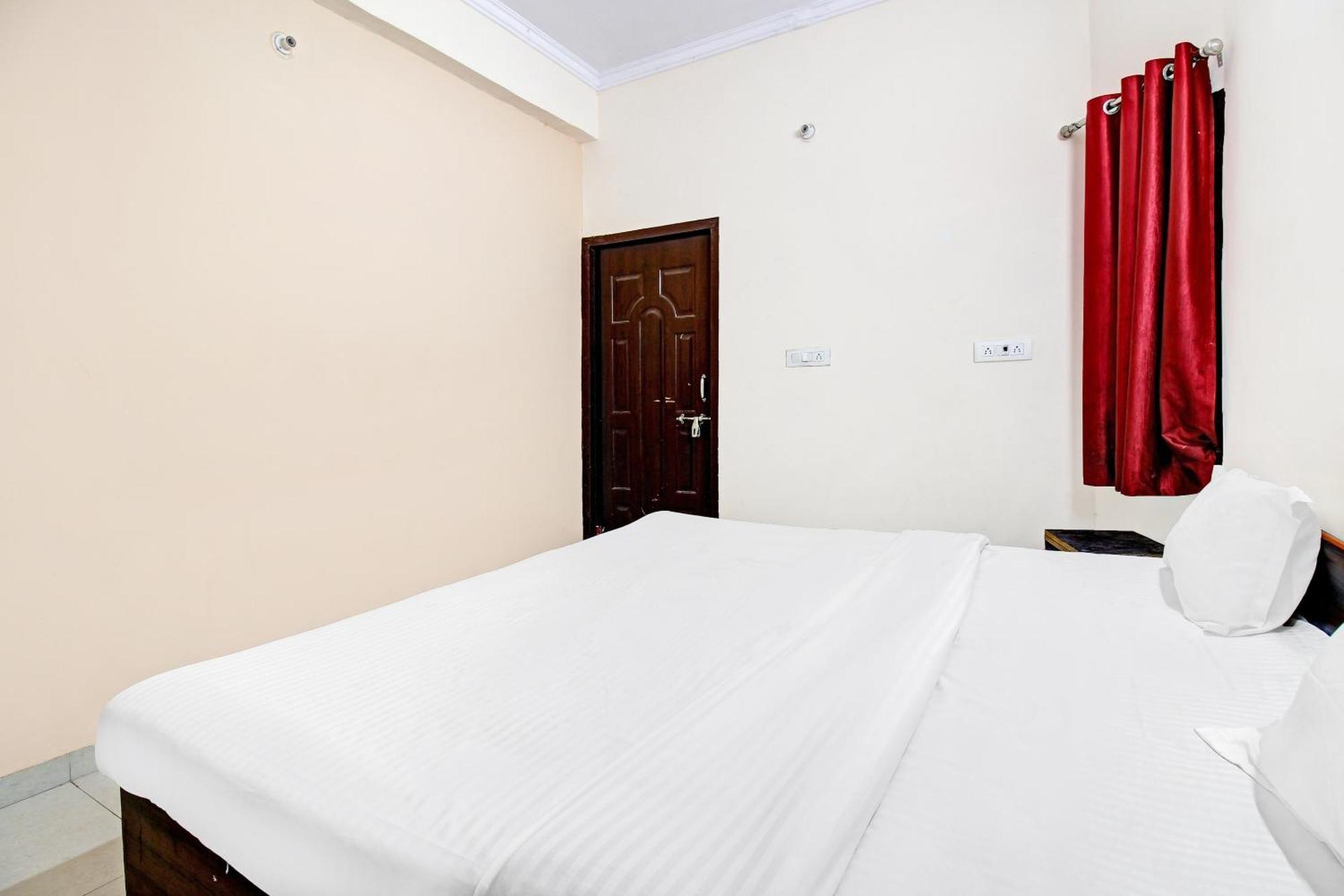 Hotel O Jr Hotel Lucknow Exteriör bild