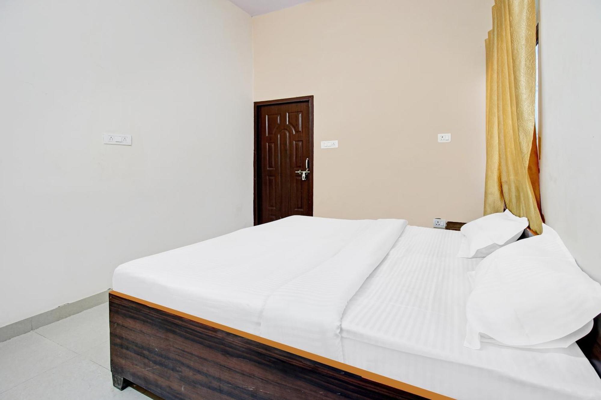 Hotel O Jr Hotel Lucknow Exteriör bild