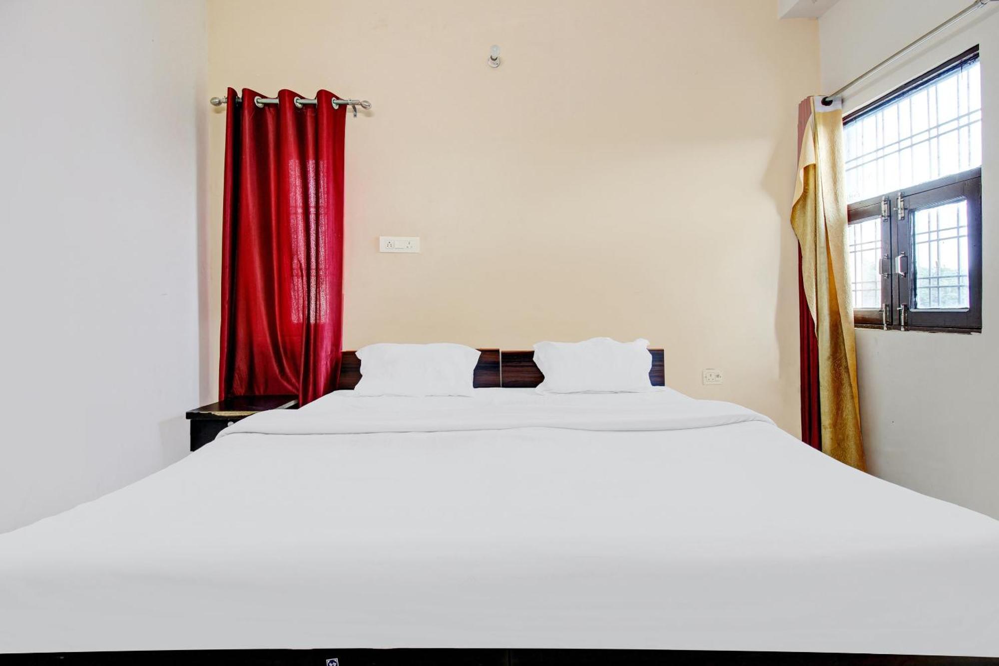 Hotel O Jr Hotel Lucknow Exteriör bild