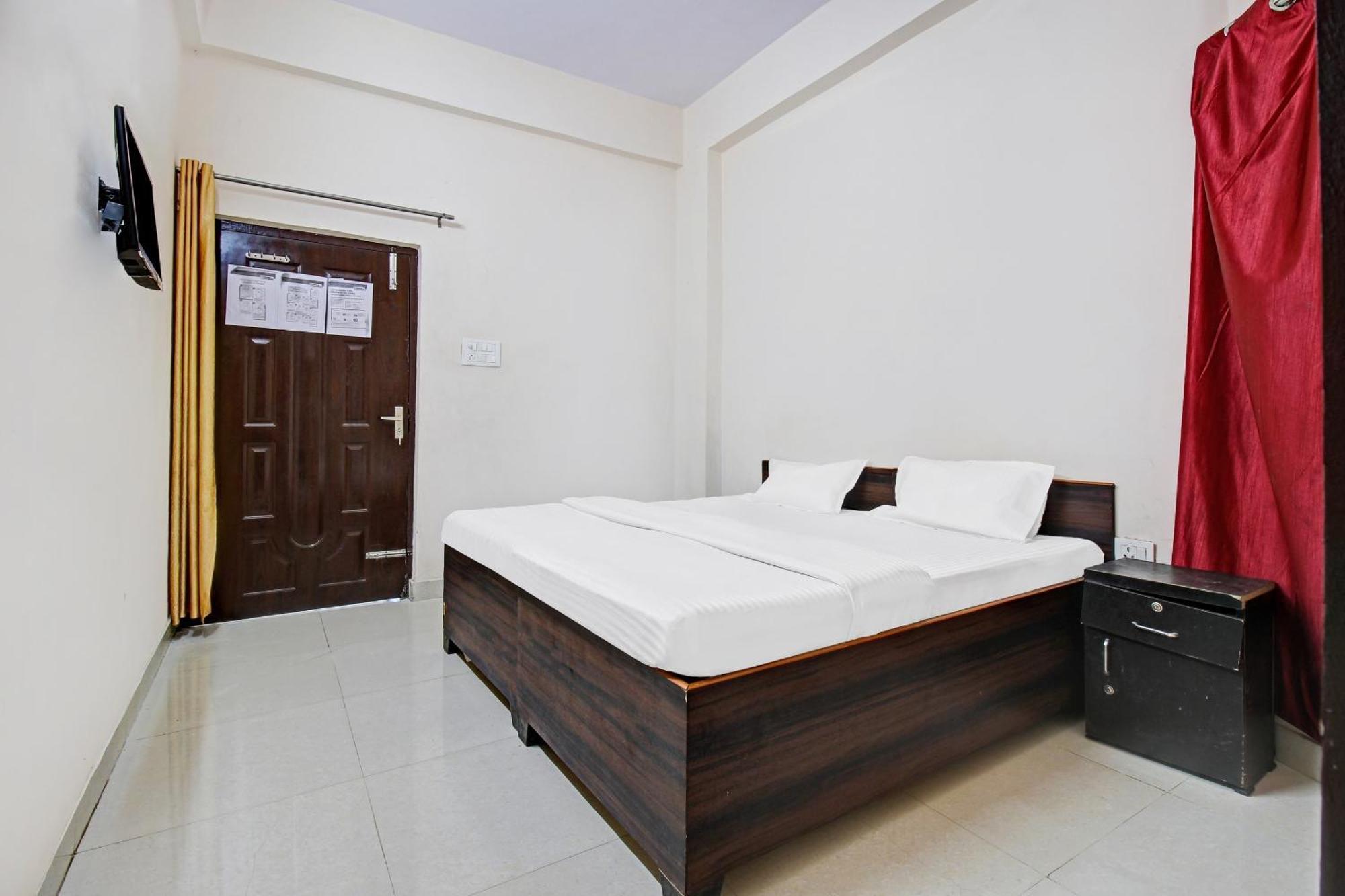 Hotel O Jr Hotel Lucknow Exteriör bild