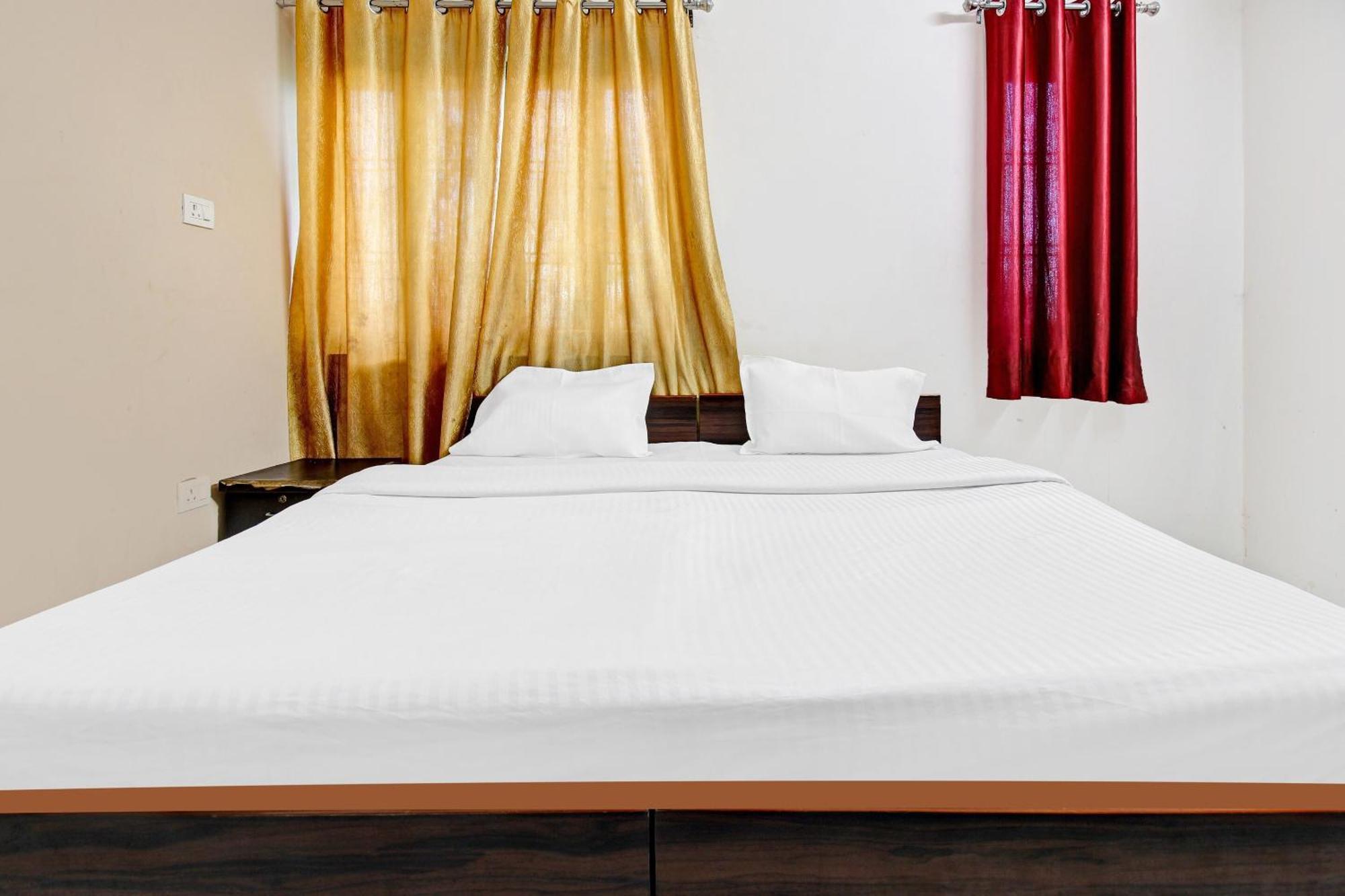 Hotel O Jr Hotel Lucknow Exteriör bild