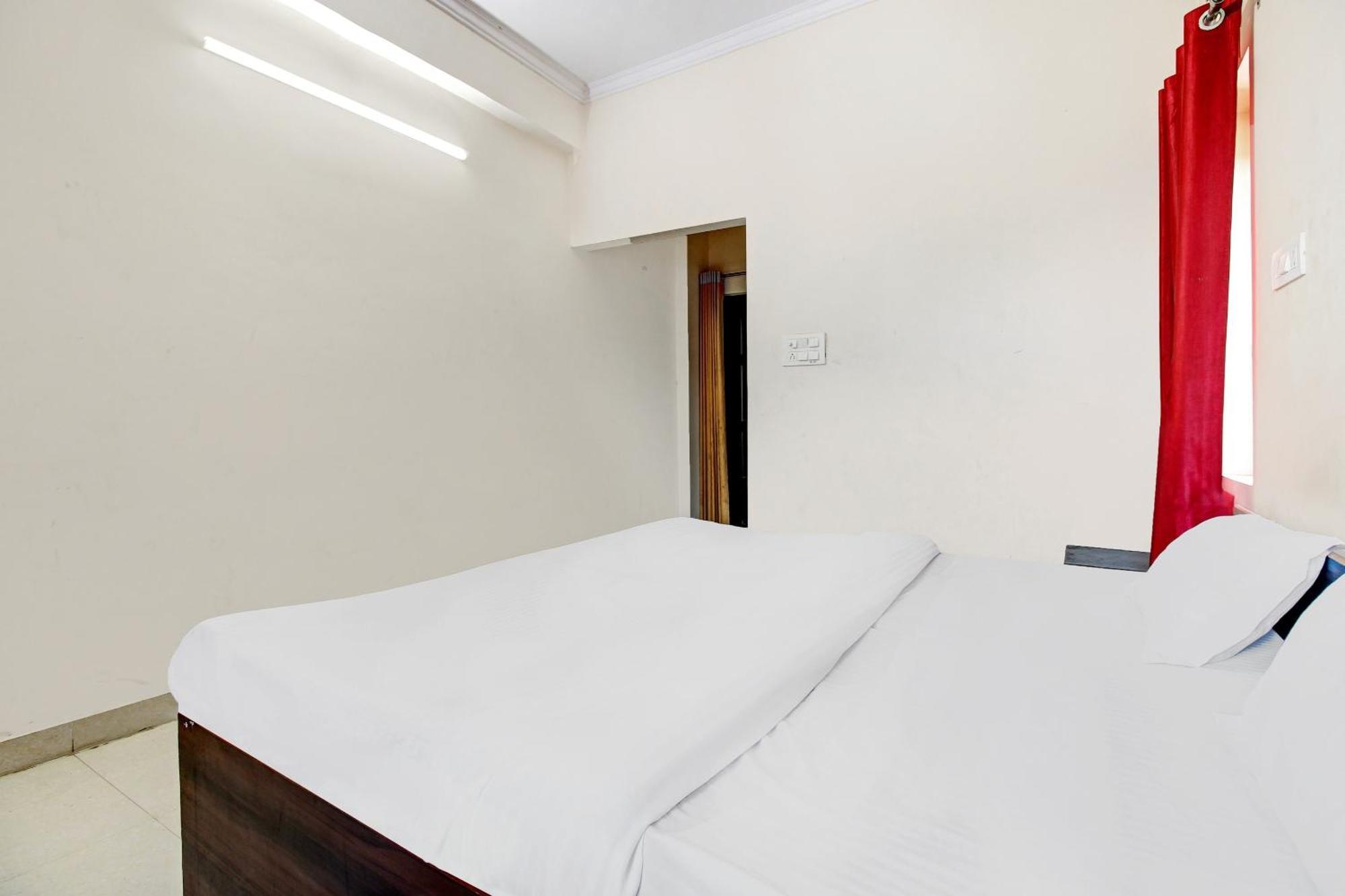 Hotel O Jr Hotel Lucknow Exteriör bild